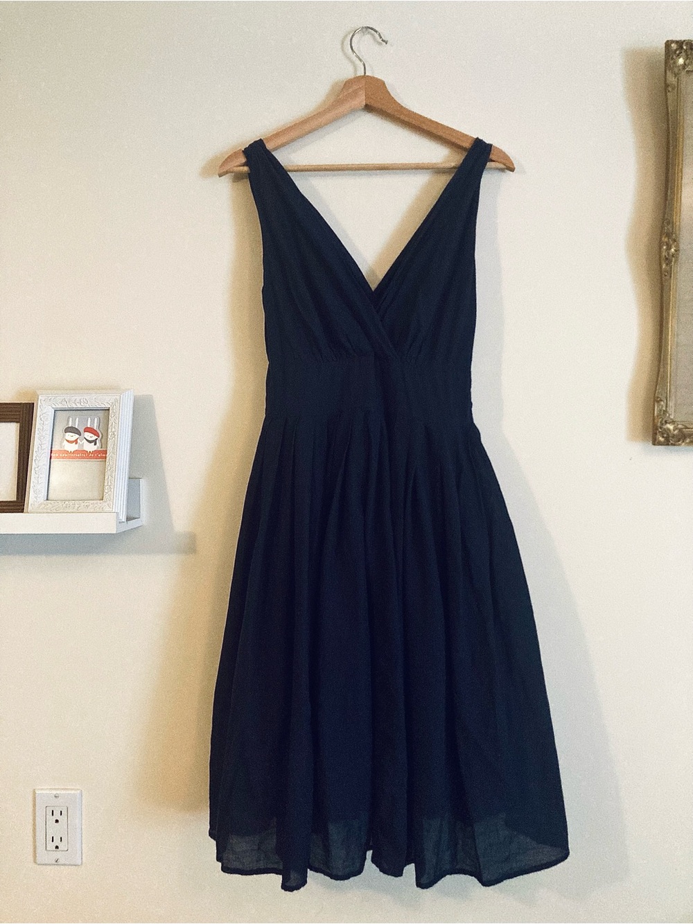 Aryeh Navy Blue V-Neck Sleeveless Fit and Flare Midi Dress Size Medium